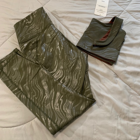 Fabletics Set - Picture 1 of 5